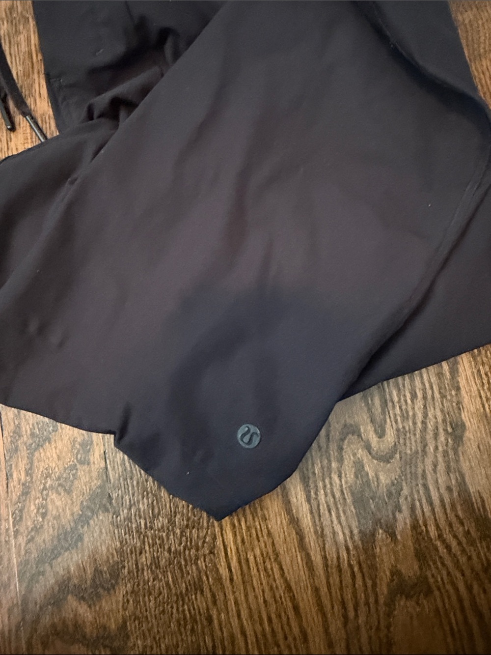 Lululemon men’s black joggers - Picture 3 of 4